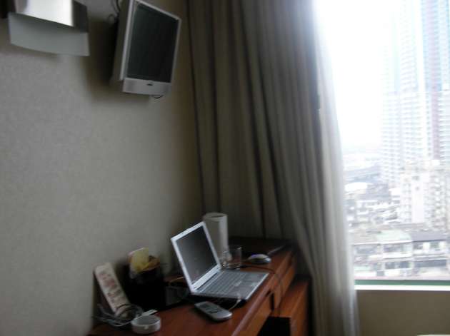 部屋とデスク